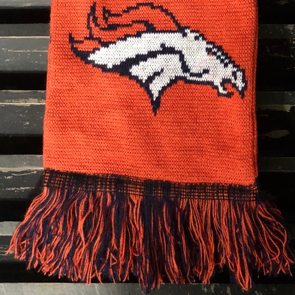 FOREVER COLLECTIBLES NFL Football Denver Broncos Scarf